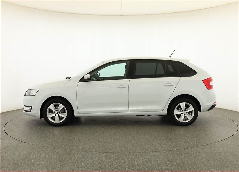 Škoda Rapid (2016) Spaceback 1.2 TSI, Serv.kniha - fotka 3 z 17