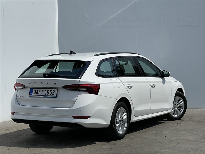 Škoda Octavia 2,0 TDI Combi Ambition Plus - fotka 3 z 24