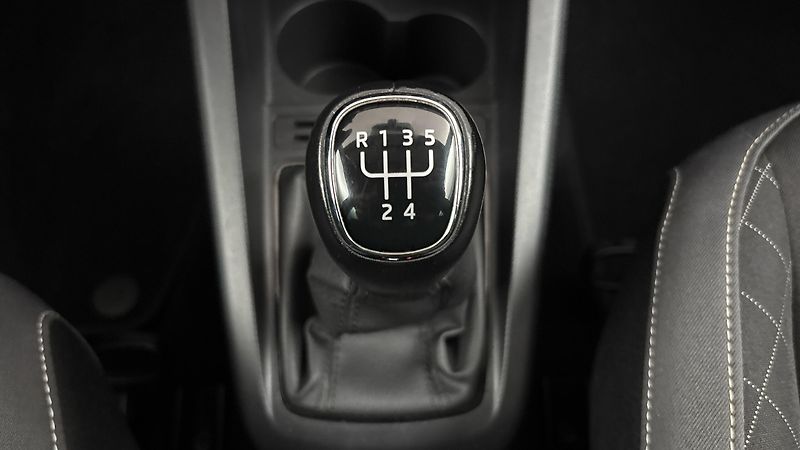 Škoda Fabia 1.0 TSI Ambition Combi - fotka 23 z 23