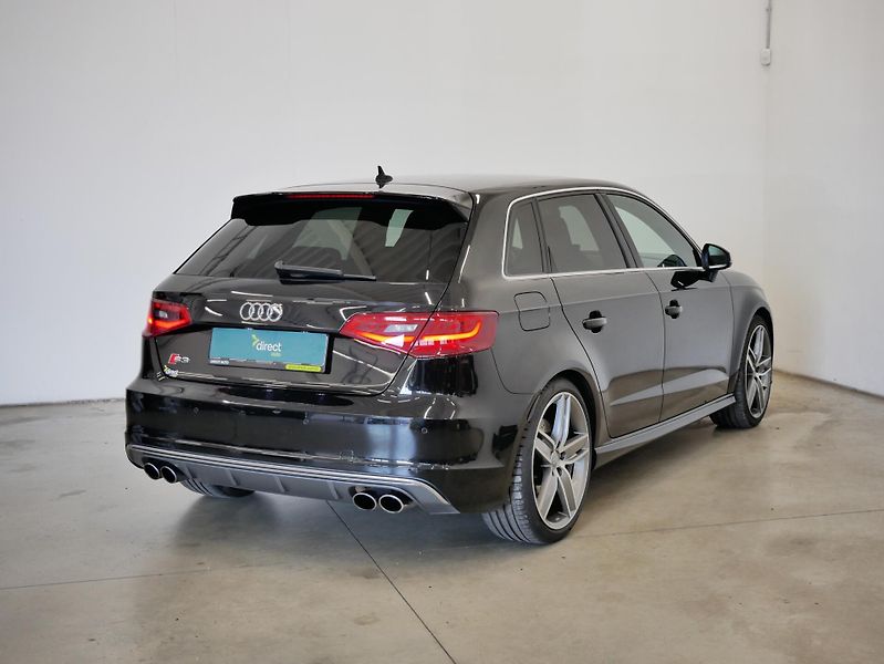 Audi S3 - fotka 2 z 26