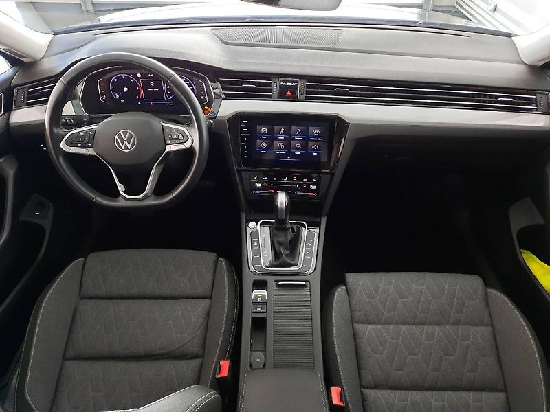 Volkswagen Passat Variant (2023) 2.0 TDI (110kW/150k) DSG, Busi - fotka 5 z 26
