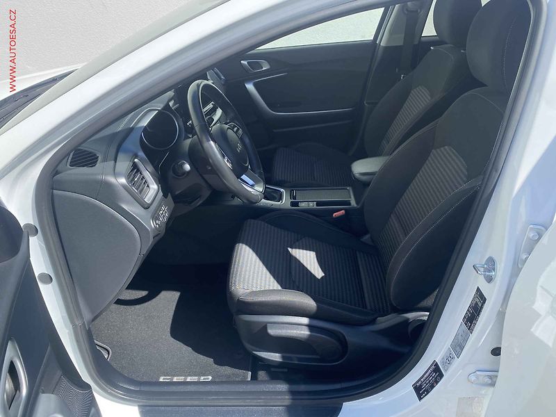 Kia Ceed (2024) 1.5 T-GDi SW, 1.maj,ČR, TOP - fotka 9 z 18