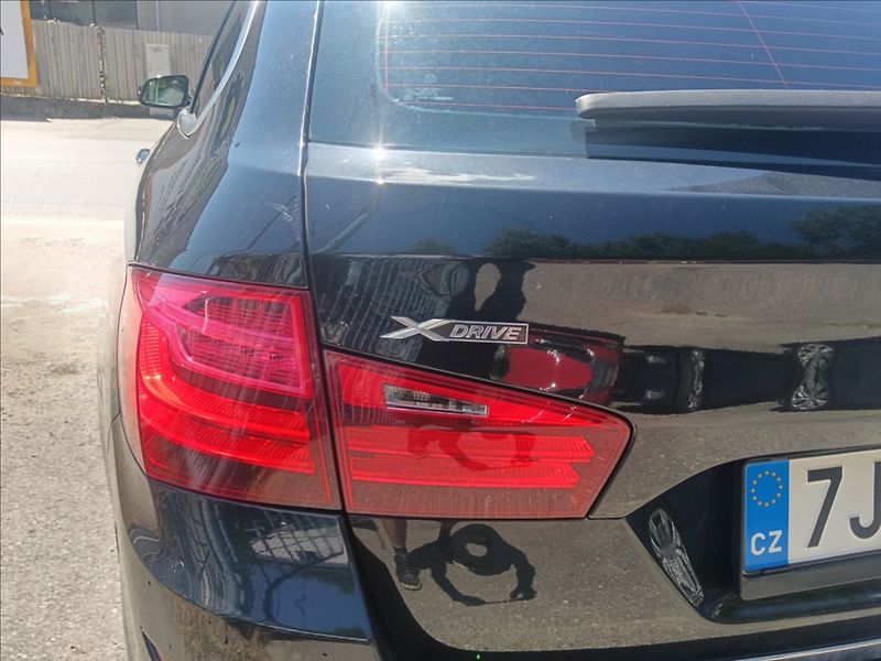 BMW Řada 5 2,0 525D Xdrive - fotka 9 z 24