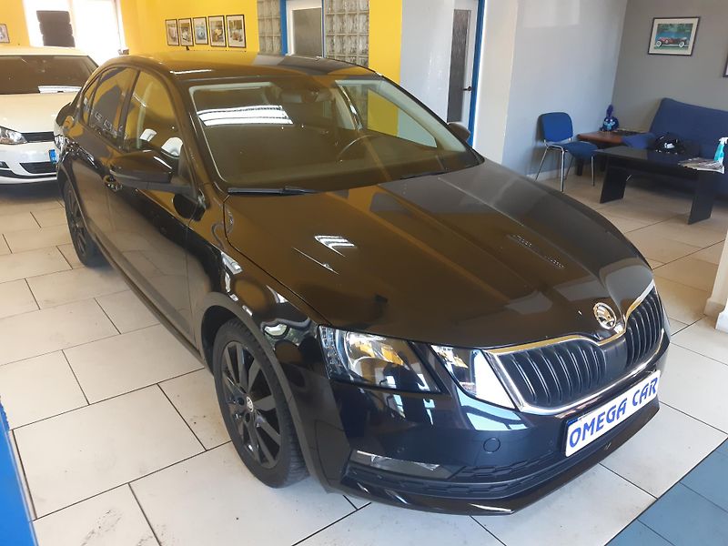 Škoda Octavia 1.6 TDI NAVI KAMERA APP - fotka 1 z 28