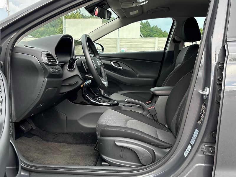 Hyundai i30 Smart DCT - fotka 7 z 23