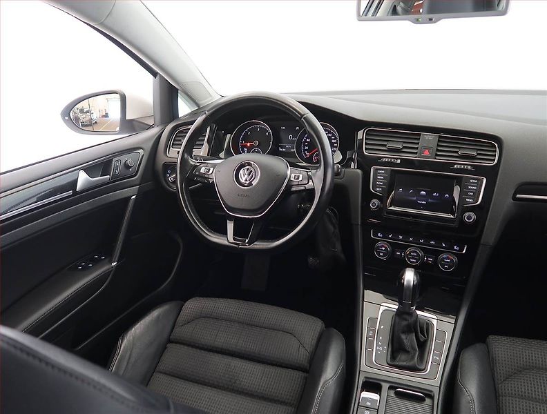 Volkswagen Golf (2015) 1.6 TDI, Automat, Serv.kniha - fotka 7 z 22