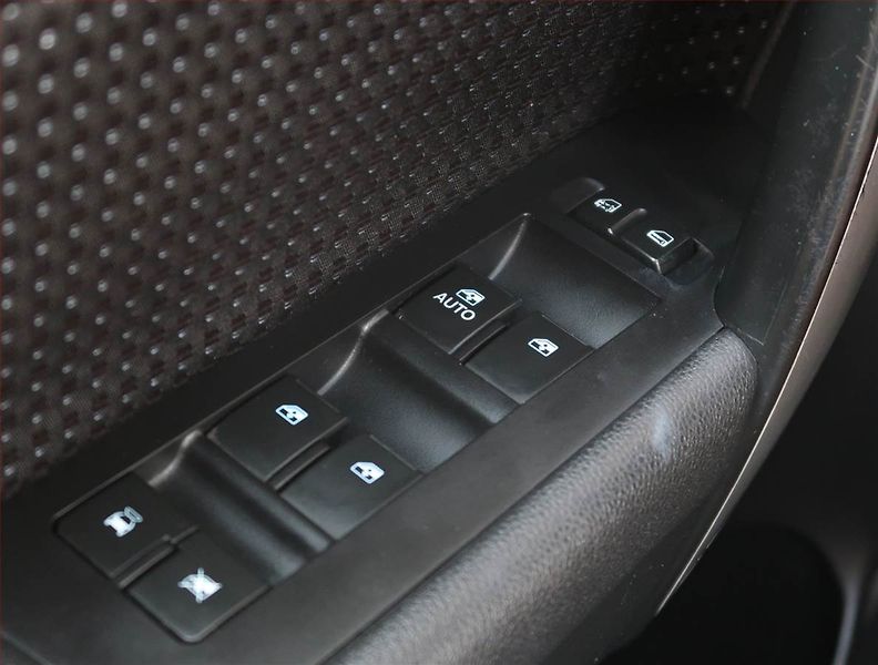 Chevrolet Captiva (2012) 2.2 CDTi, 4X4, Serv.kniha - fotka 15 z 19