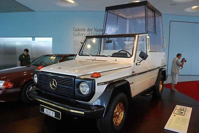 První vůz se jménem Mercedes ve firemním muzeu ve Stuttgartu