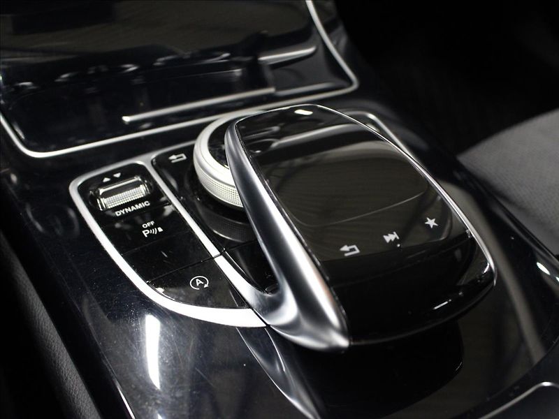 Mercedes-Benz Třídy C 2,0 200 T EXCLUSIVE TOP! - fotka 26 z 39