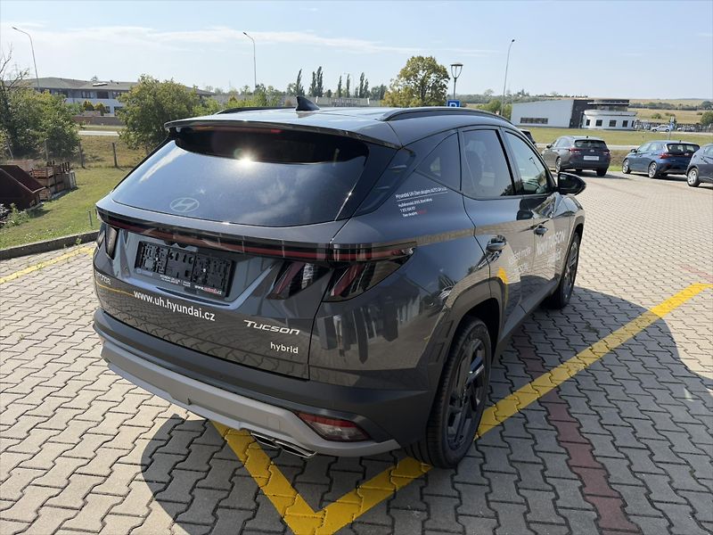 Hyundai Tucson (2026) 1,6 T-GDI HEV 4×4 AT 176 kW  G - fotka 5 z 12