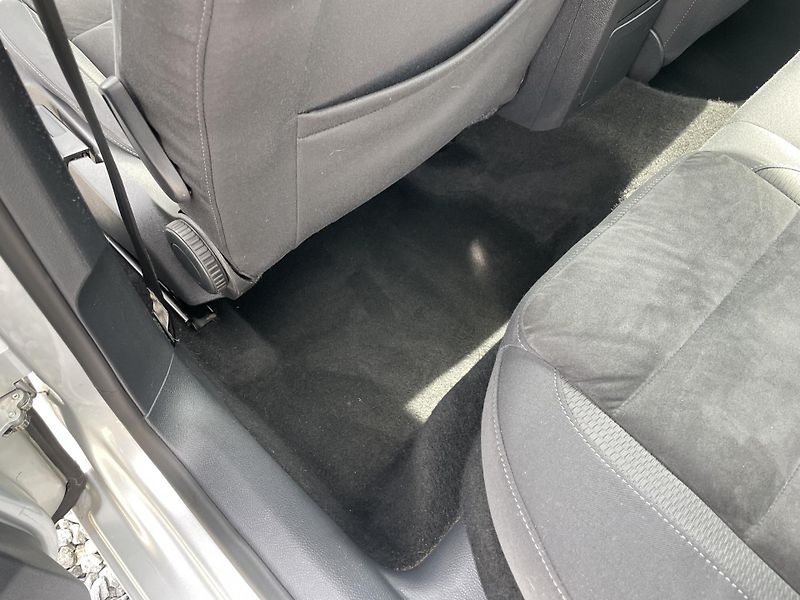 Volkswagen Golf 1.6TDi 105PS  6 HIGHLINE TOP!! - fotka 114 z 176