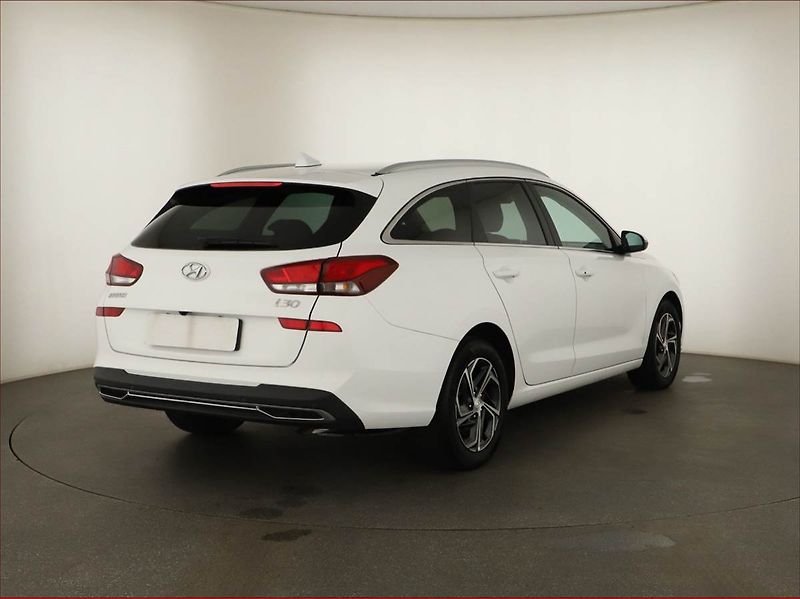 Hyundai i30 (2023) Comfort 1.0 T-GDI, Automat, ČR - fotka 5 z 14