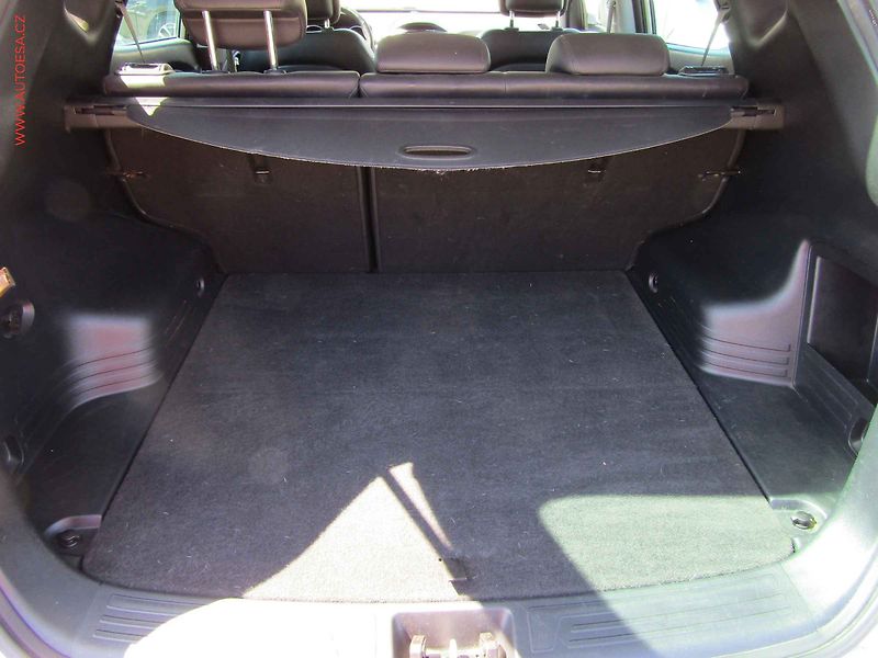 Hyundai ix35 (2012) 2.0CRDi 4x4, ČR, Výhř.sed. - fotka 7 z 22