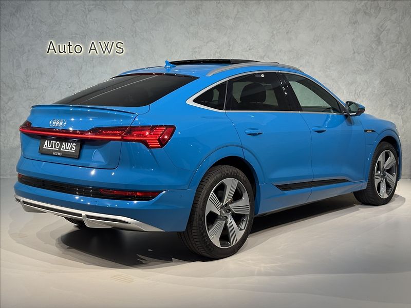 Audi e-tron 55  300kW Sportback S-Line LED - fotka 9 z 46