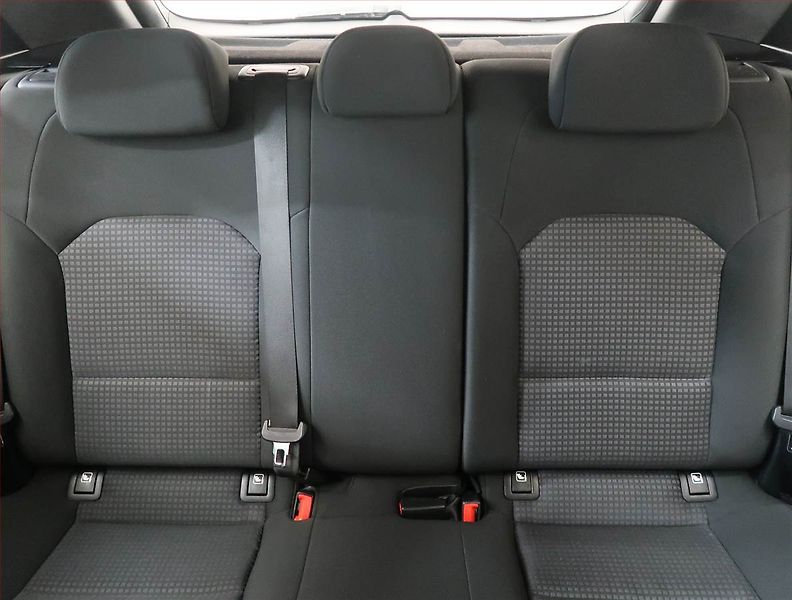 Kia Ceed (2018) 1.4 CVVT, Serv.kniha, Tempomat - fotka 10 z 14
