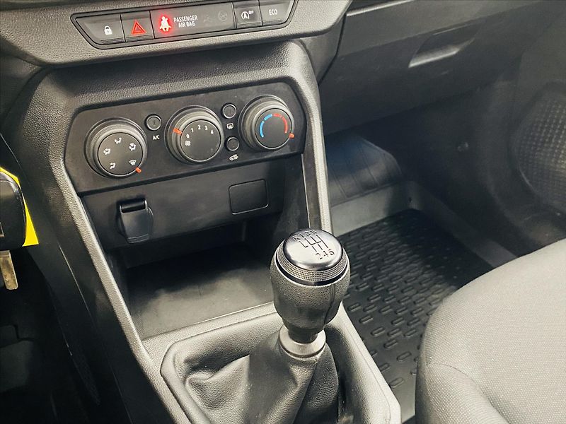 Dacia Jogger 1,0 TCe 67kW LPG 7 Míst - fotka 16 z 22