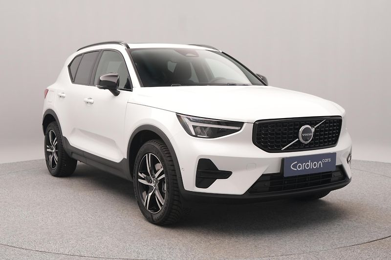 Volvo XC40 (2026) B3 AUT DARK PLUS - fotka 15 z 23