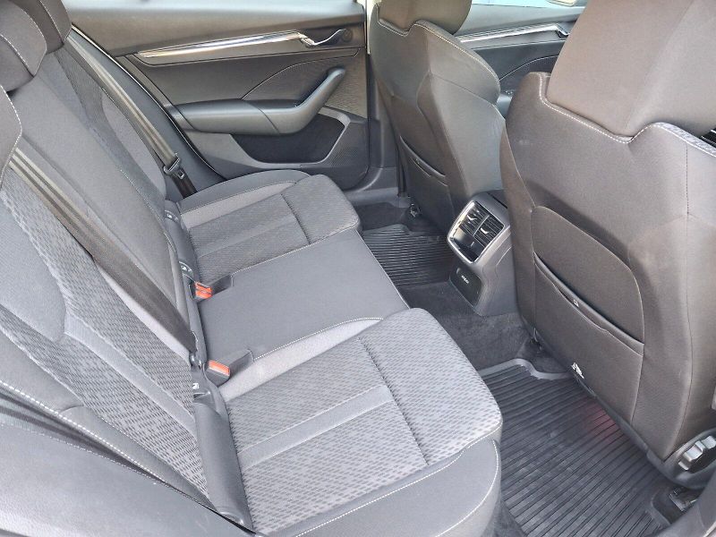 Škoda Octavia (2022) Combi Style Plus DSG 1,5TSi 11 - fotka 15 z 34