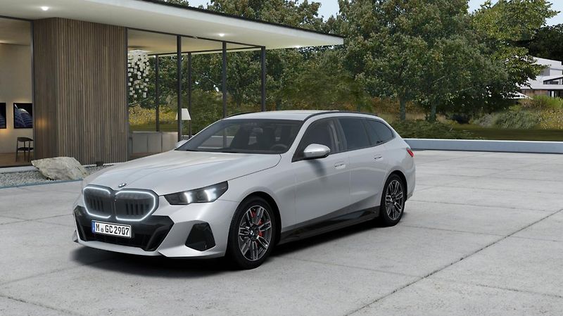 BMW Řada 5 540d xDrive Touring - fotka 2 z 14