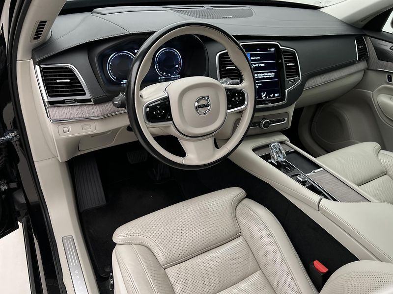 Volvo XC90 B5 AWD INSCRIPTION  - fotka 4 z 44