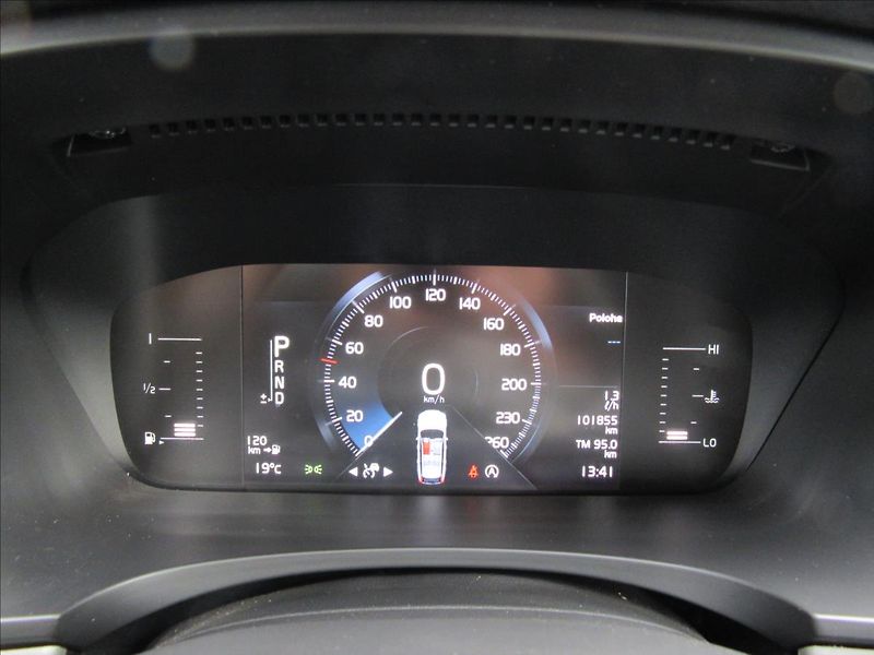 Volvo V90 2,0 D5 173kW AWD Automat - fotka 13 z 33
