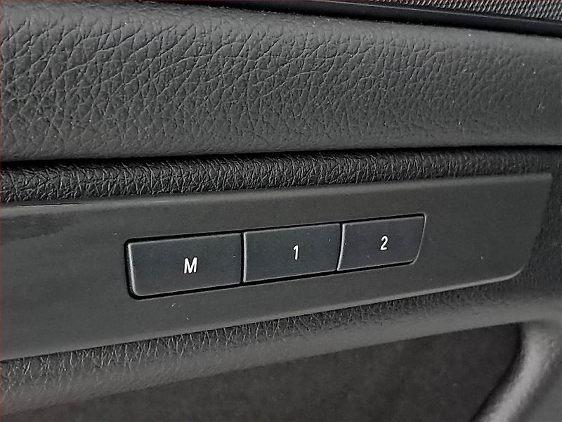 BMW Řada 5 (2012) 525d, Automat, Navi, Xenony - fotka 24 z 26