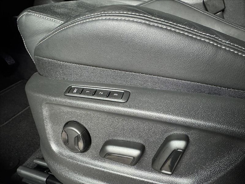 Škoda Karoq 2,0 TDi  DSG 4x4 Style Virtual - fotka 23 z 44