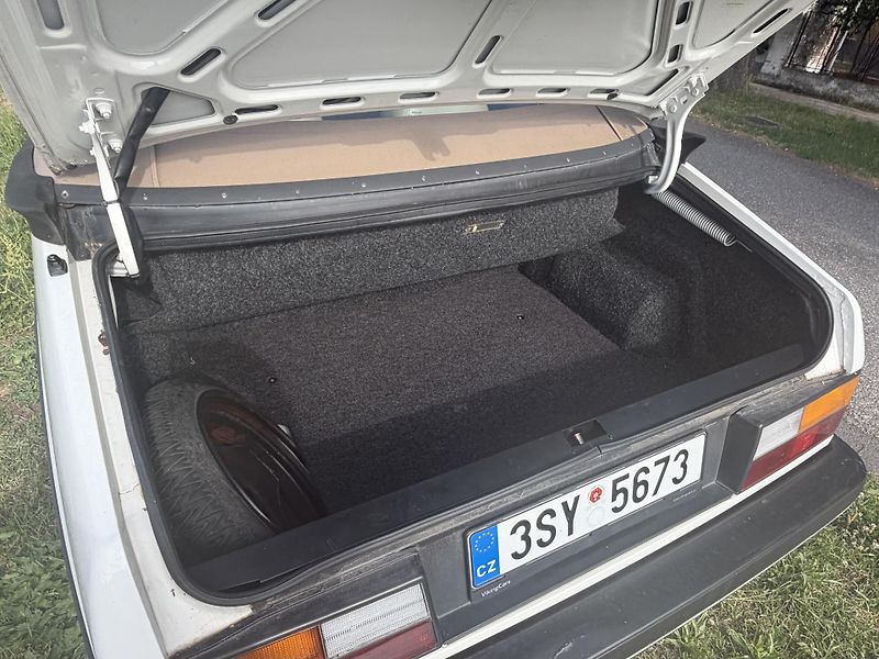 Saab 900 (1989) Turbo kabriolet - fotka 16 z 18