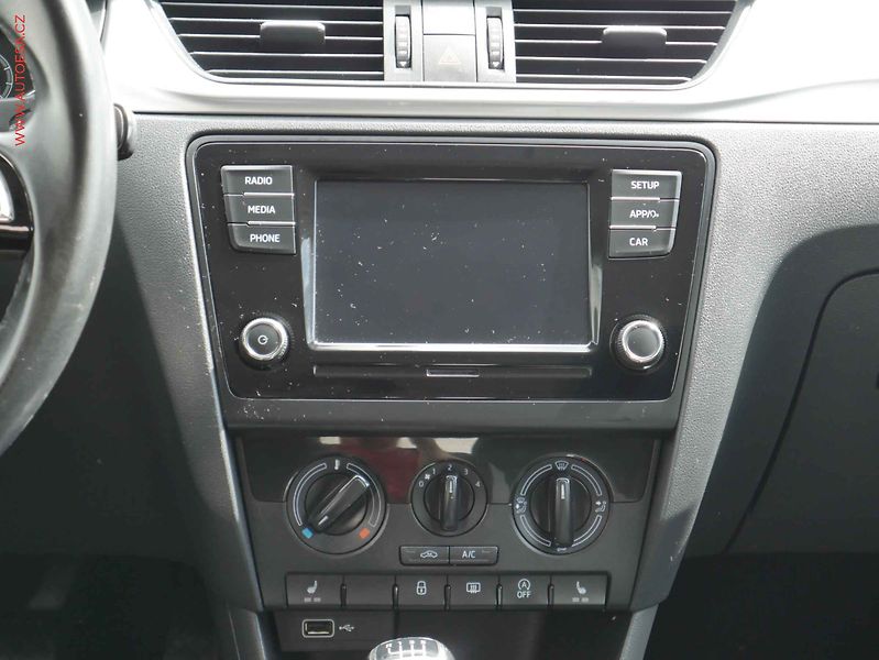 Škoda Rapid (2018) 1.0 TSI, 2.maj,ČR, AC - fotka 11 z 21
