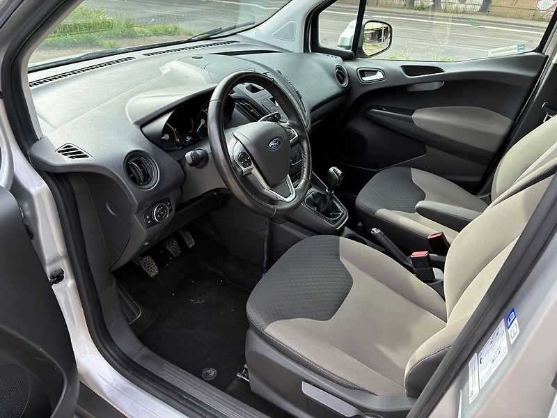 Ford Tourneo Courier 1.5 TDCi ČR 1.Maj 72 tkm DPH - fotka 9 z 24
