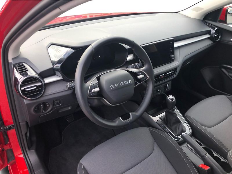 Škoda Fabia 1.0 MPi Selection - fotka 5 z 29