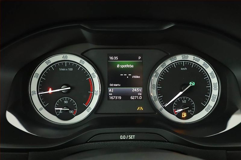 Škoda Karoq (2018) 1.5 TSI, Automat, Kůže - fotka 9 z 19