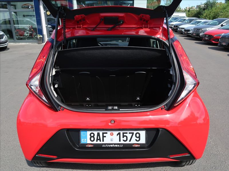 Toyota Aygo 1,0 i,NovéČR,klima,38tkm - fotka 21 z 21