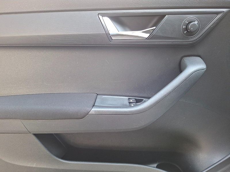 Škoda Fabia (2015) 1.2TSI 66kW -1.MAJITEL - fotka 20 z 42