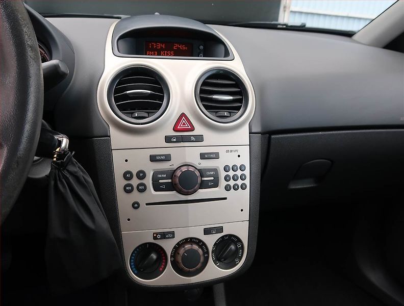 Opel Corsa (2007) 1.4, po STK, v dobrém stavu - fotka 12 z 15