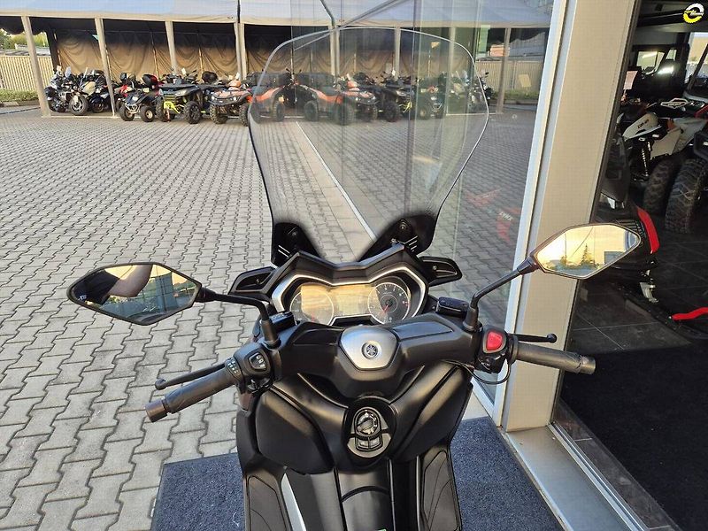 Yamaha X-Max 300 (2018) - fotka 22 z 24