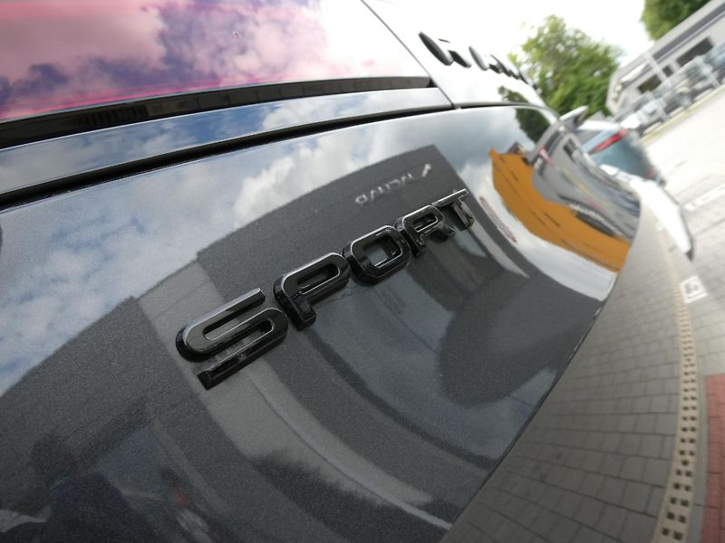 Land Rover Range Rover Sport (2026) 3,0 Dynamic SE D250 - fotka 35 z 37