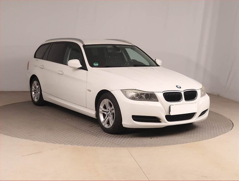 BMW Řada 3 (2012) 316 d, Serv.kniha, Xenony - fotografie inzerátu