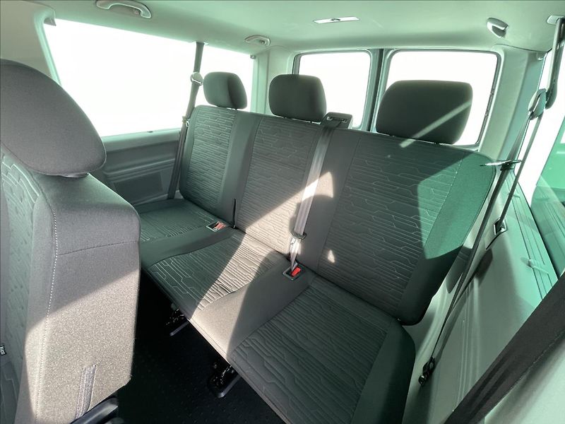 Volkswagen Caravelle 2,0 TDI 4Mot DSG Comfortline - fotka 17 z 22