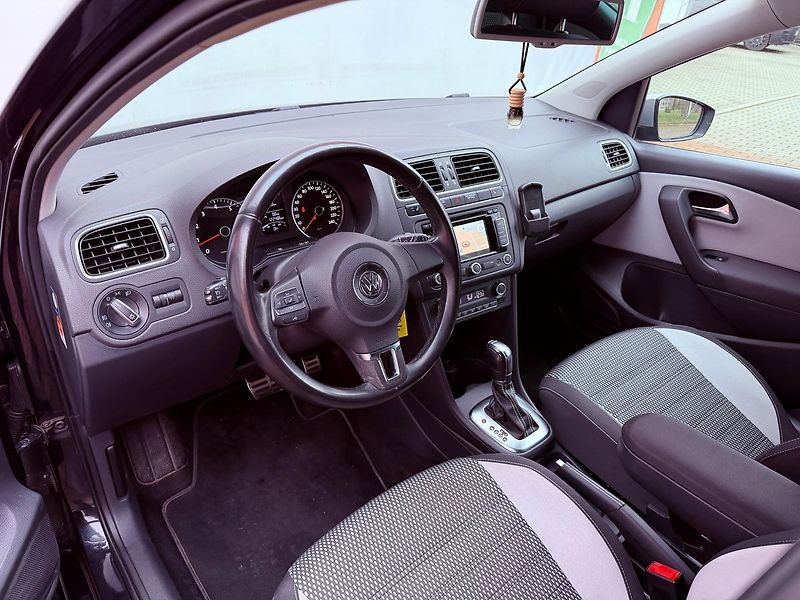 Volkswagen Polo Cross 1.2 TSi DSG, Navi - fotka 16 z 35
