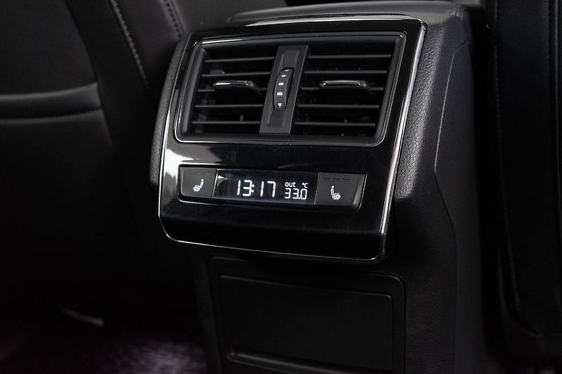 Škoda Superb 2.0TDI L&K*N.TOPENÍ*DPH*ČR 1.M - fotka 13 z 48