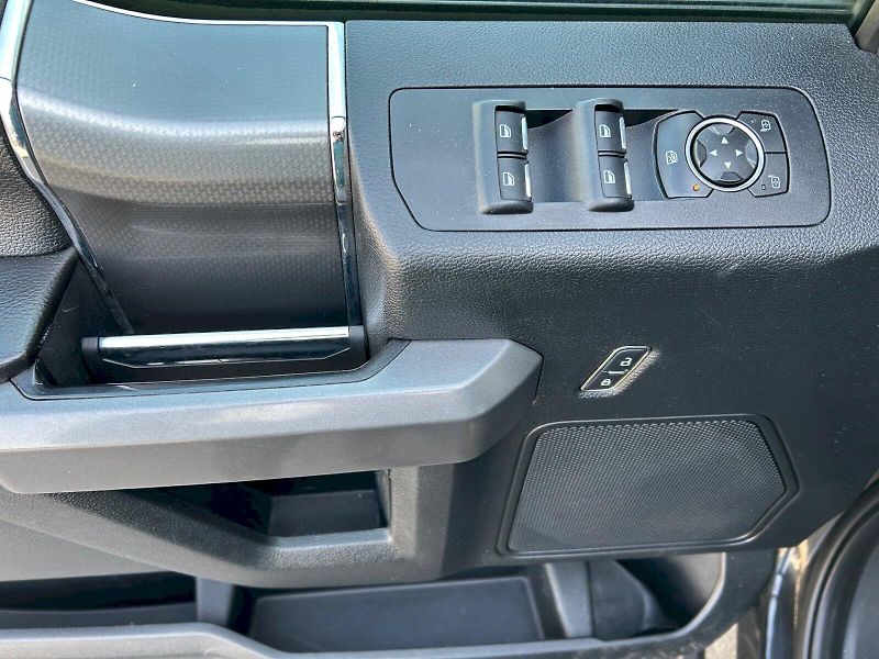 Ford F-150 (2015) XLT - fotka 11 z 20