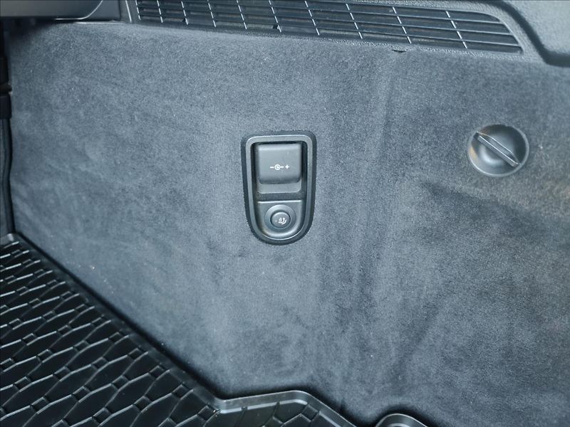 BMW Řada 5 2,0 520d Xdrive Touring - fotka 9 z 20