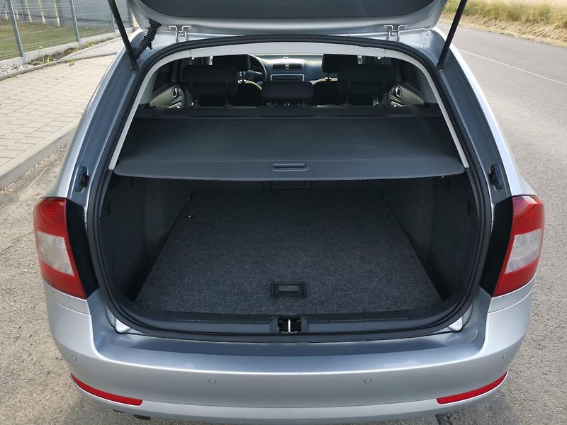 Škoda Octavia 2,0TDI 103 kW  CR ELEGANCE - fotka 45 z 49