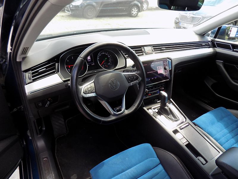 Volkswagen Passat 2,0 TDI R-LINE, MATRIX, ALCAN. - fotka 18 z 42