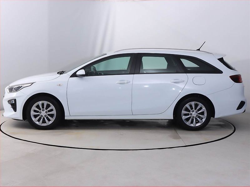 Kia Ceed (2020) 1.6 CRDi, Serv.kniha, Tempomat - fotka 3 z 17