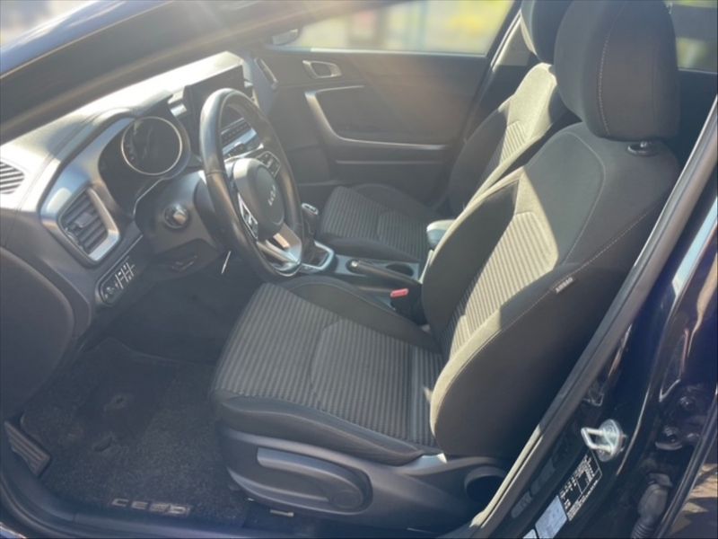 Kia Ceed 1,0 T-GDI 88 Top - fotka 7 z 11