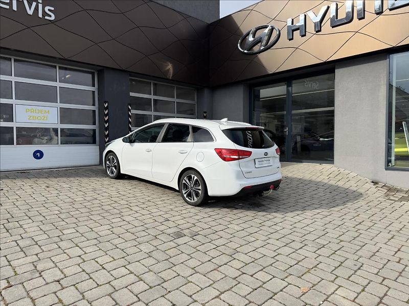 Kia Ceed 1,6 CRDi GT-Line - fotka 14 z 16