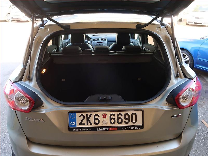 Ford Kuga (2008) 2.0 TDCi, 4X4 - fotka 17 z 18