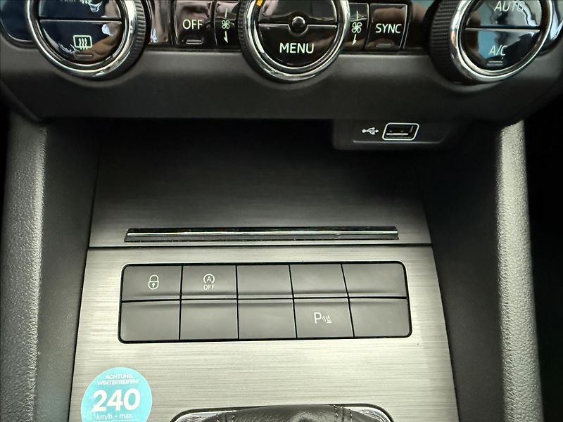 Škoda Octavia 2,0   TDI 110kW,DSG,SOLEIL,1.M - fotka 22 z 28